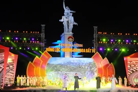 Spectacle artistique « Dong Loc- des fleurs immortelles » à Ha Tinh