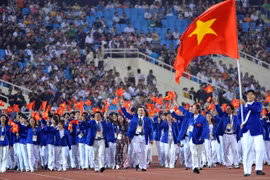 La délégation des athlètes vietnamiens en première place aux SEA Games 22