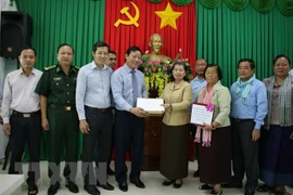 La vice-Première ministre cambodgienne au chevet des sinistrés du Centre