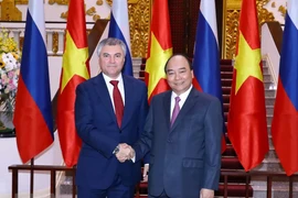 Le PM Nguyen Xuan Phuc reçoit le président de la Douma d’Etat de Russie