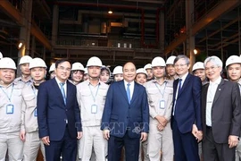 Le PM assiste aux cérémonies de lancement des projets économiques importants à Thai Binh