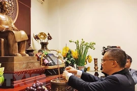 Cérémonie en mémoire du président Ho Chi Minh de l’organisation du PCV au Cambodge