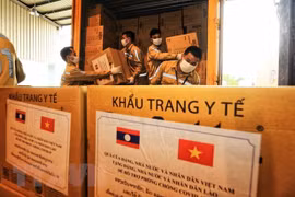 COVID-19 : Aides supplémentaires du Vietnam pour le Laos 