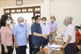 Le président de l'AN inspecte le travail électoral à Bac Ninh et Bac Giang