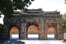 Restauration d'ouvrages du Palais Phung Tien, à Dai Nôi de Hue
