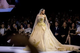 La collection «Mother Land» de la styliste Linh San sublime la beauté de la femme