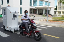 L’Ecole polytechnique de Da Nang invente une cabine transportant des patients du COVID-19