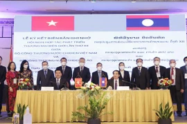 Le Vietnam et le Laos s’engagent à booster leur commerce frontalier