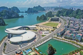 La route côtière Ha Long-Cam Pha, un des itinéraires côtiers les plus beaux du Vietnam