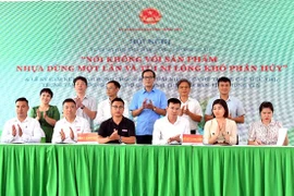 Hung Yen lance une campagne pour réduire l'utilisation des plastiques à usage unique