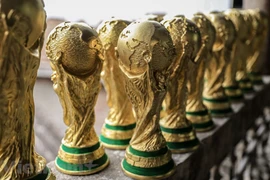 Village de fabrication de "Trophées de la Coupe du monde 2022" à Bat Trang