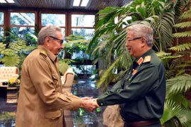 Le Vietnam et Cuba renforcent leurs liens dans la défense