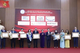 Sept ONG à l’honneur pour leurs contributions au développement du Vietnam