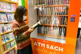 Le premier ATM de livres à Hanoï