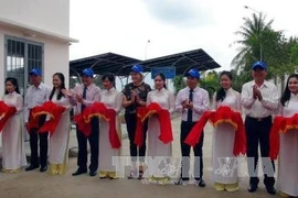 Bên Tre : inauguration de deux ouvrages fonctionnant à l'énergie solaire