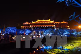 Le festival de Huê 2016 séduit des centaines de milliers de visiteurs