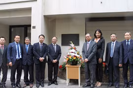 Le 126e anniversaire de la naissance du Président Ho Chi Minh célébré en France