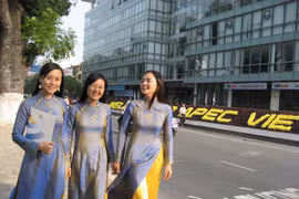 8 mars : les femmes vietnamiennes valorisent les traditions 