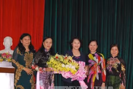 La présidente de l’AN rencontre des femmes dirigeantes de Ben Tre