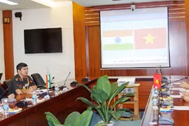 Des diplomates indiens en visite à l’Université des télécommunications