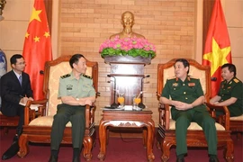 Une délégation de la Commission militaire centrale de Chine en visite au Vietnam