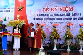 Un Viêt kiêu devient docteur honoris causa de l’Université de Dà Lat