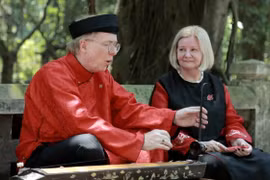 L’Ambassadeur canadien chante une chanson populaire vietnamienne