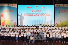 Remise des bourses d’études ​"Partage d’un rêve​"