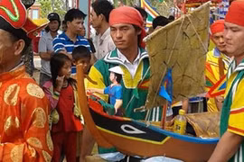 Ly Son: Culte à la mémoire des soldats en mission à Hoàng Sa