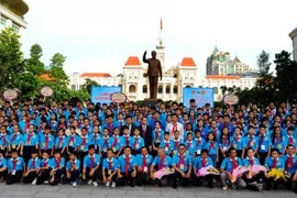 Les dirigeants de HCM-Ville rencontrent des enfants exemplaires d'Asie du Sud-Est