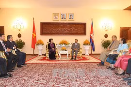 Vietnam et Cambodge s’engagent à promouvoir les liens bilatéraux