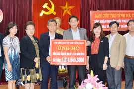 Soutien des Viêt kiêu aux victimes de sinistres à Ha Tinh