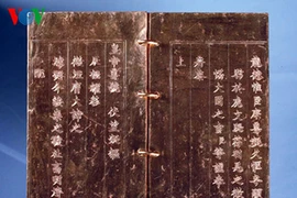 Les livres en métaux précieux de la dynastie des Nguyen