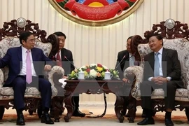 Une délégation de la Commission centrale de l'Organisation du PCV en visite au Laos