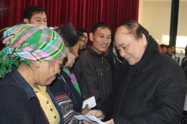 Le vice-PM Nguyen Xuan Phuc inspecte le règlement des séquelles du froid à Sa Pa