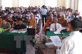 Rencontre des dignitaires religieux , Viet kieu et artisites à l’occasion du Têt lunaire