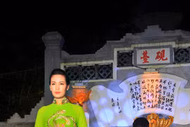 Programme artistique "Parfum d'octobre" à Hanoi