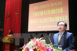 Têt : Hoang Trung Hai rend visite aux forces armées de la capitale