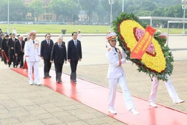 Les dirigeants rendent hommage aux Morts pour la Patrie