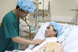 L'hôpital Viêt-Duc réussit deux transplantations cardiaque et hépatique