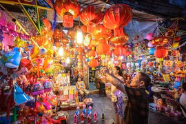 De la capitale aux régions montagneuses, la Fête de la mi-automne est partout