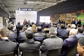 Inauguration d'un espace d'exposition commerciale du Vietnam au centre Food City à Moscou