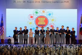 Vietnam et Laos renforcent leur coopération au commerce