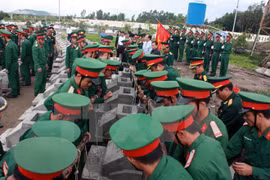 Inhumation des restes de soldats de Kien Giang et de Dong Thap tombés au Cambodge 
