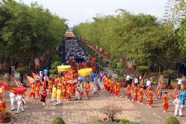 Un festival d’activités pour honorer le Temple des rois Hùng 