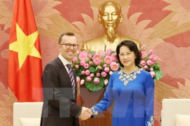 Nguyen Thi Kim Ngan reçoit les ambassadeurs néo-zélandais et philippin