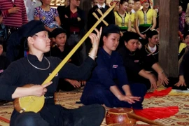Découvrir la fête de la prière pour le bonheur et la fortune des Tày et des Nùng