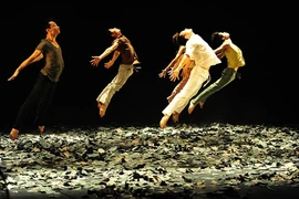 Ouverture du festival international "L’Europe rencontre l’Asie en danse contemporaine"