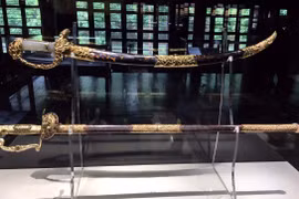 Exposition "Trésors royaux de la dynastie Nguyen" à Hue