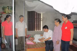 Ha Nam : pour que les pauvres jouissent aussi d'un Têt heureux 